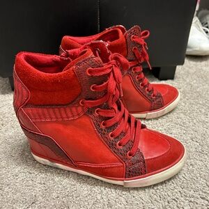 ALDO women’s sport shoes 8.5